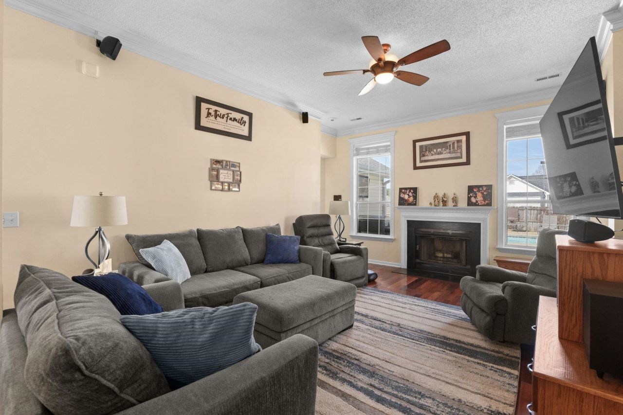 1008 Liriope Ln. Photo 13