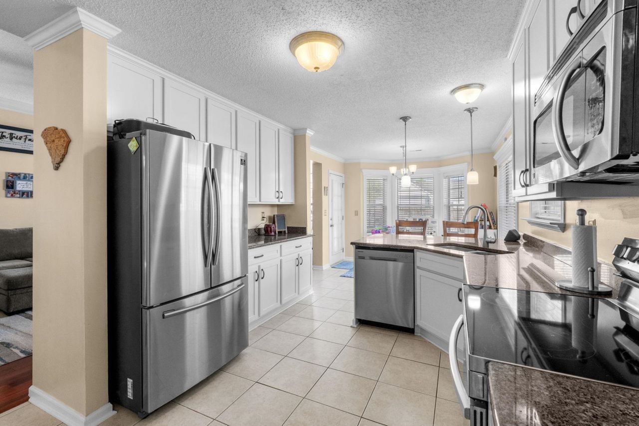 1008 Liriope Ln. Photo 8