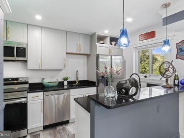 3320 S 28TH STREET, Unit 403, ALEXANDRIA, VA 22302