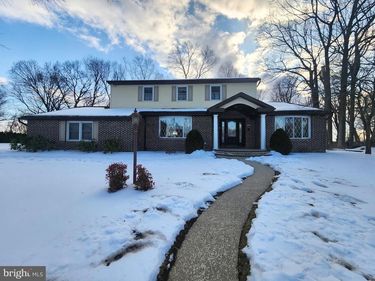 520 GALE ROAD, CAMP HILL, PA 17011