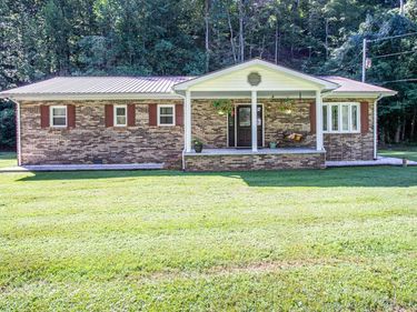 497 Hooker Road, Manchester, KY 40962