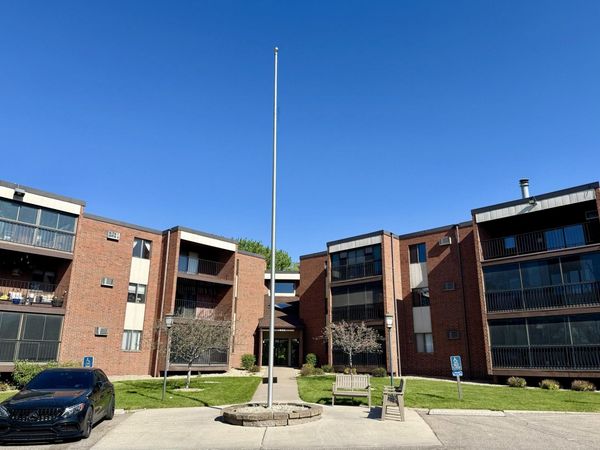 1800 Riverwood Drive, Unit 318, Burnsville, MN 55337