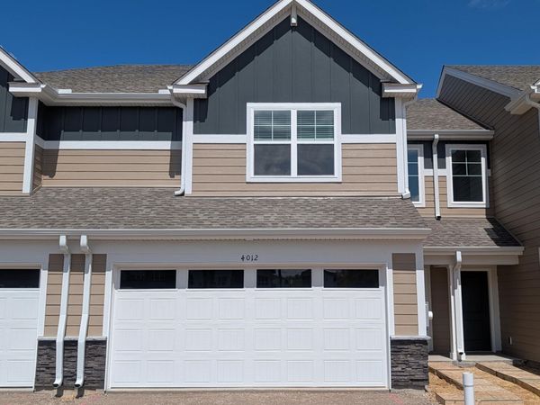 4012 Hayward Avenue N, Oakdale, MN 55128