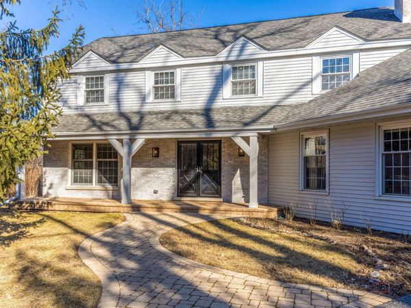 21 N Ridge Road, Lake Forest, IL 60045