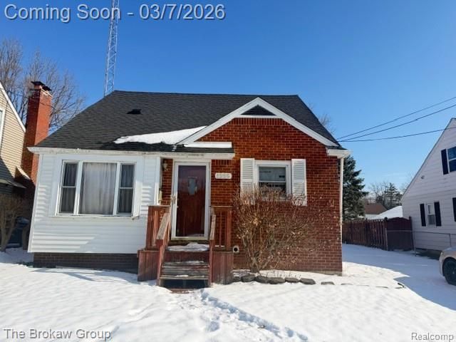 1555 Bradley Avenue, Flint, MI 48503 Main Photo