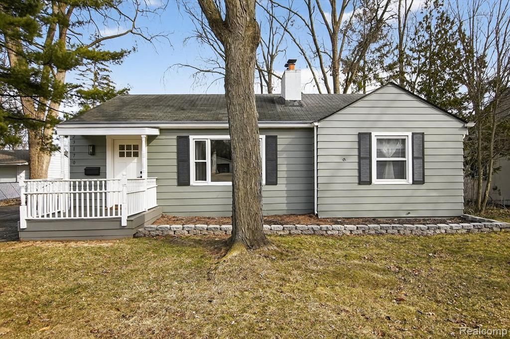 23170 Hawthorne Street, Farmington, MI 48336 Main Photo