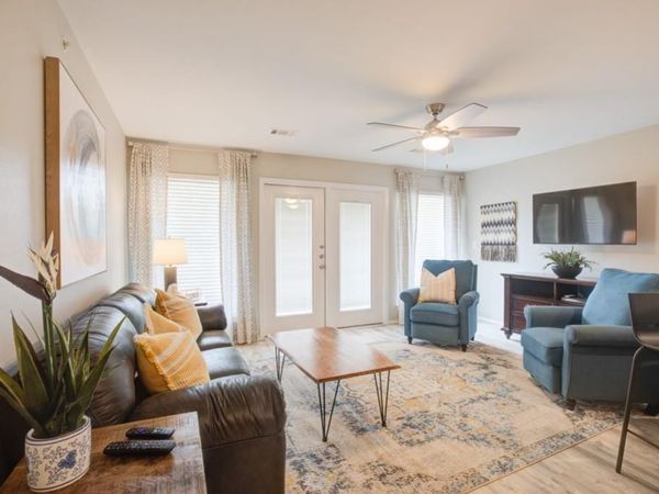 730 E Mather St, Unit J202, New Braunfels, TX 78130