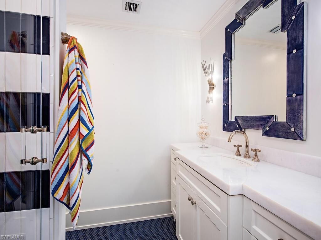 9811 Gulf Shore Dr, Unit 101, Naples, FL 34108 Photo