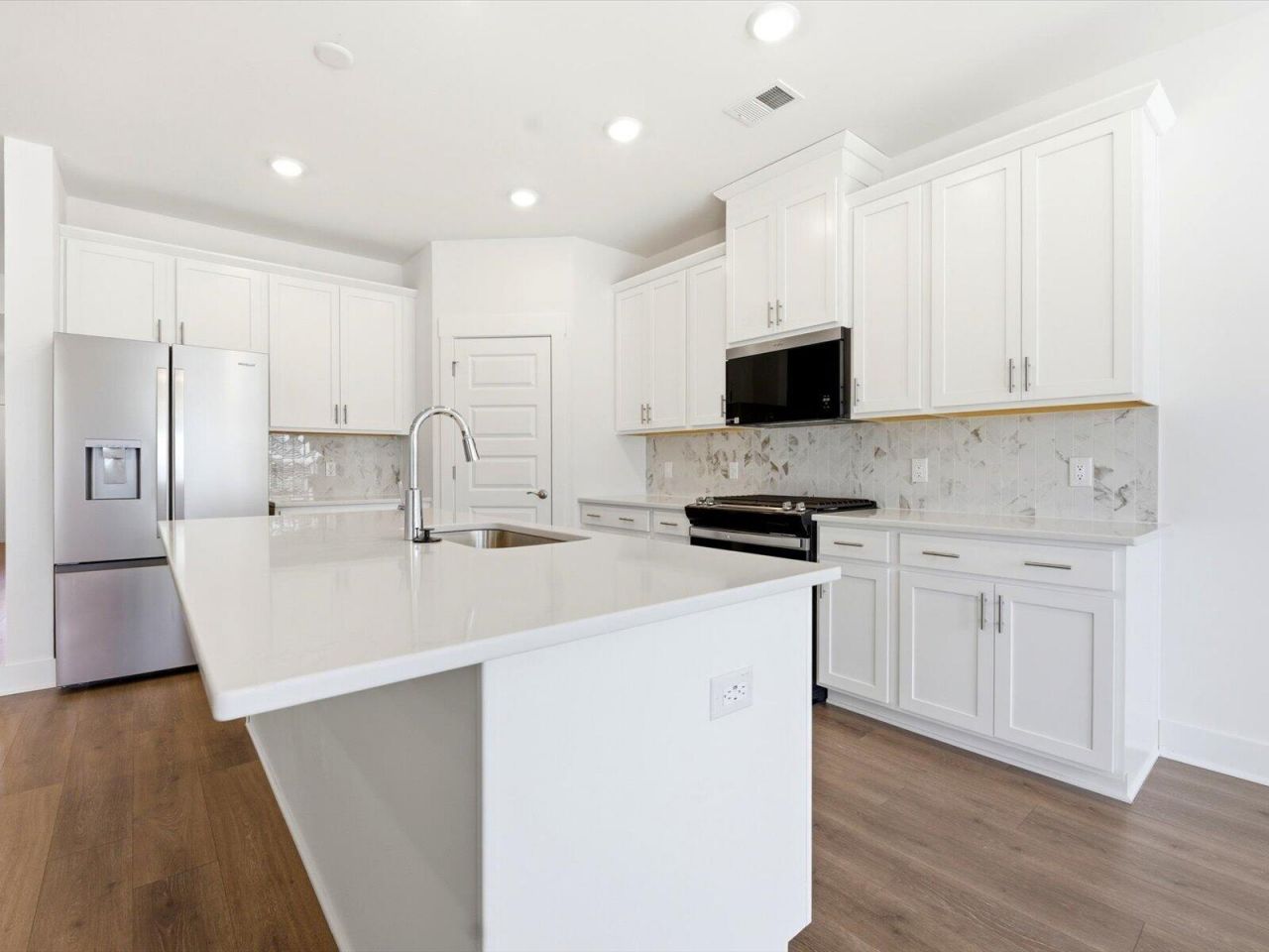 403 Radiant Blue Way Photo 10