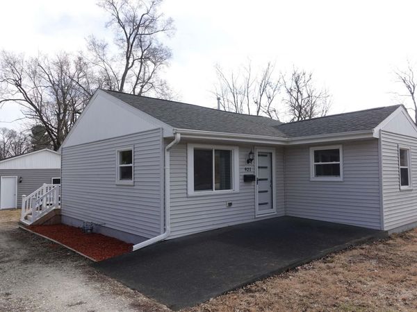 921 LINCOLN Street, Galesburg, IL 61401