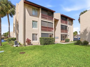 8602 CHAMPLAIN COURT, Unit 90, TAMPA, FL 33614