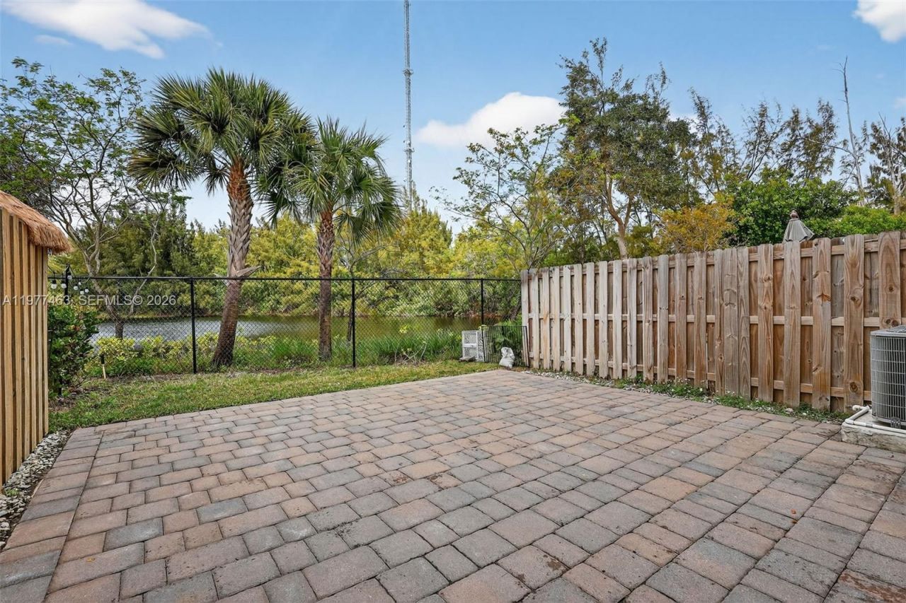 20868 NW 9th Path, Miami Gardens, FL 33169 Photo