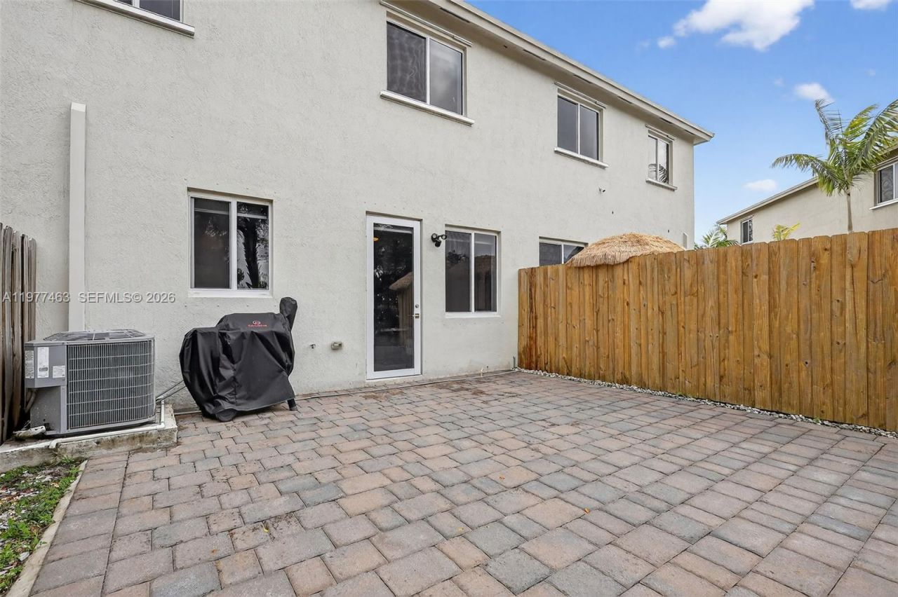 20868 NW 9th Path, Miami Gardens, FL 33169 Photo