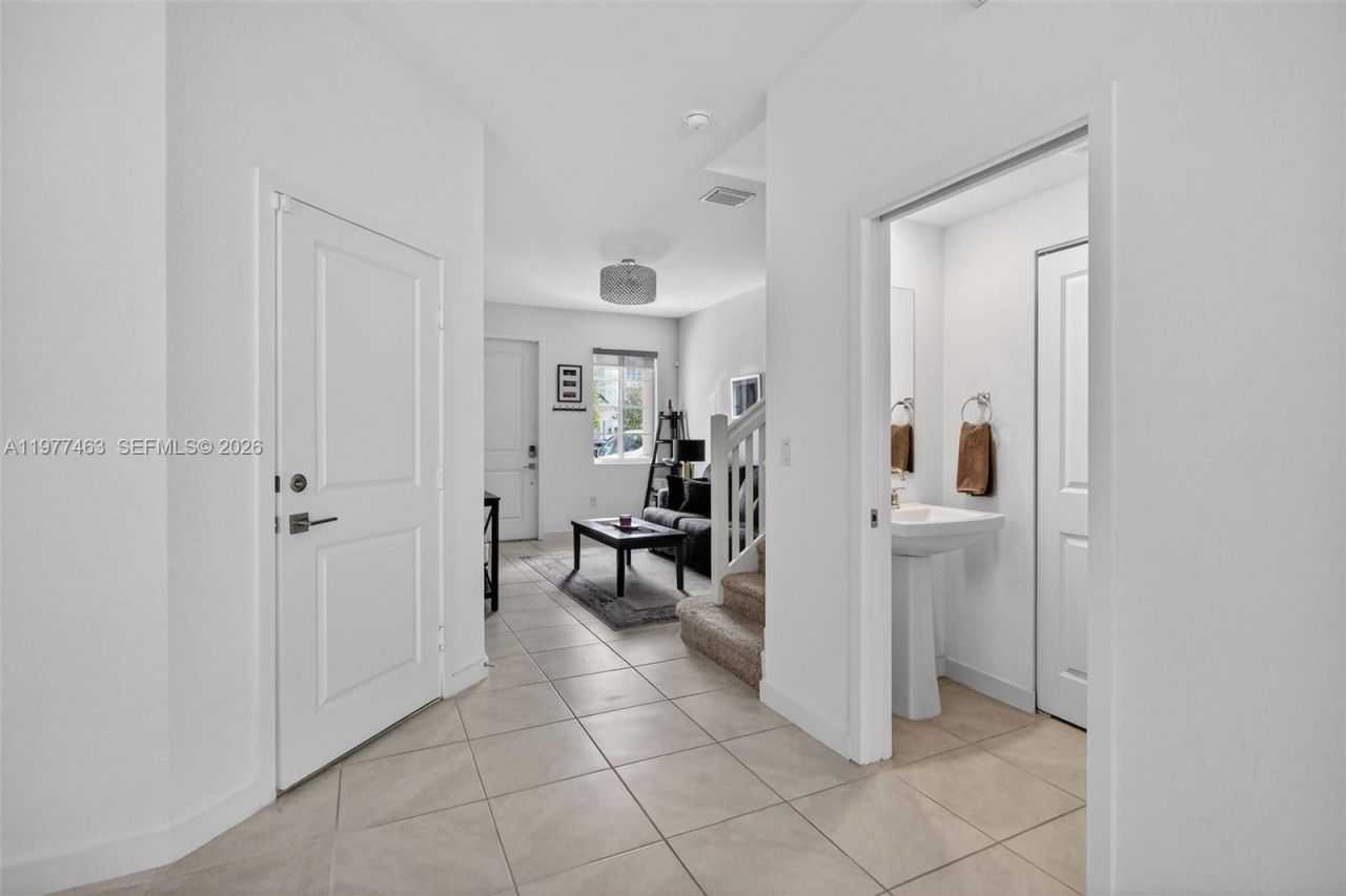 20868 NW 9th Path, Miami Gardens, FL 33169 Photo