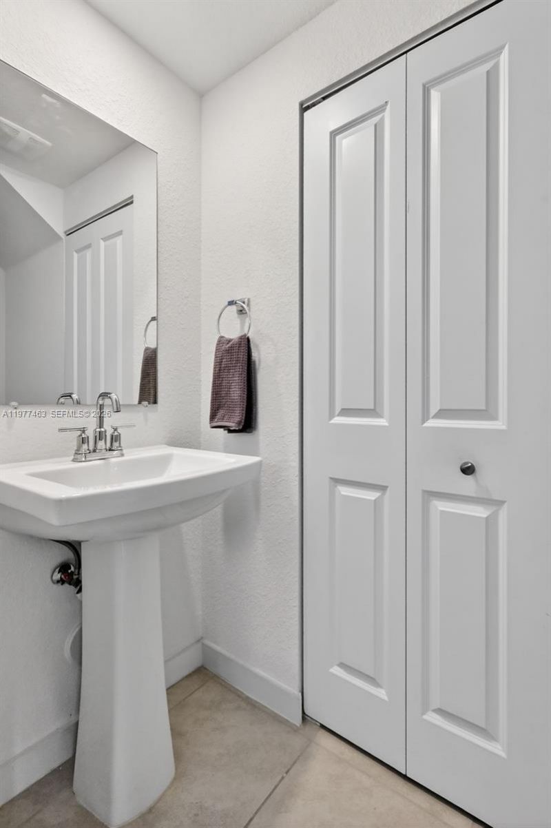 20868 NW 9th Path, Miami Gardens, FL 33169 Photo