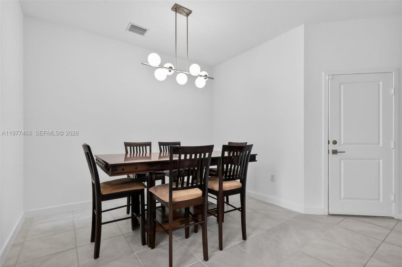 20868 NW 9th Path, Miami Gardens, FL 33169 Photo