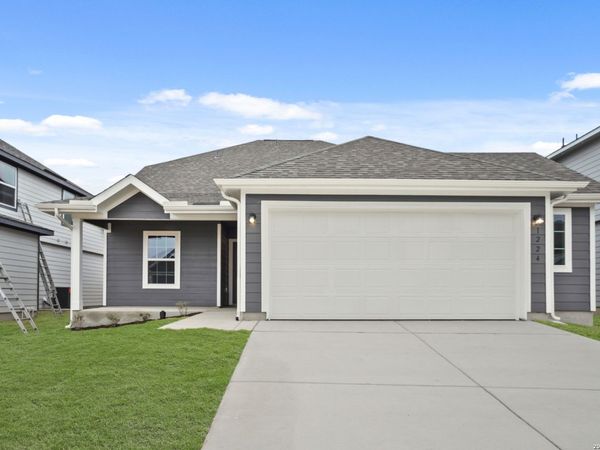 1224 Sweden, Seguin, TX 78155