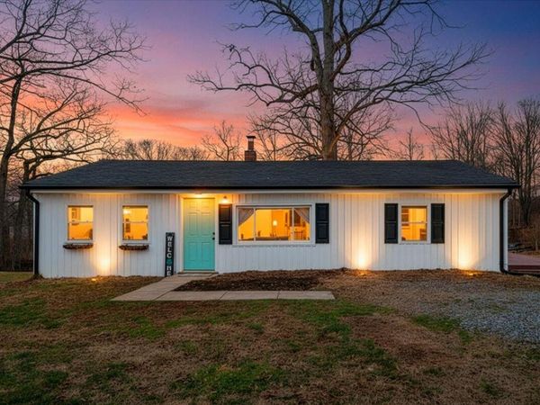 383 Ridge RD , Troutville, VA 24175