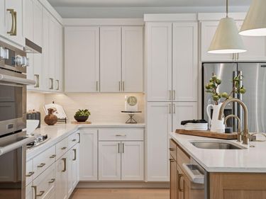 5621 Buffington Lane, Shorewood, MN 55331