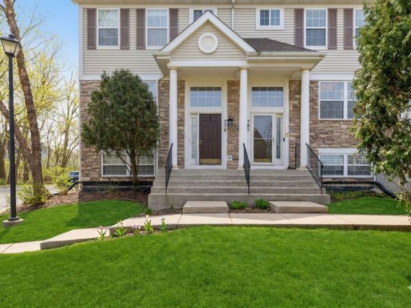 778 W Misty Drive , Palatine, IL 60074