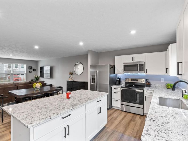 4698 Jessica Suzanne Drive, Morrow, OH 45152 Photo 2