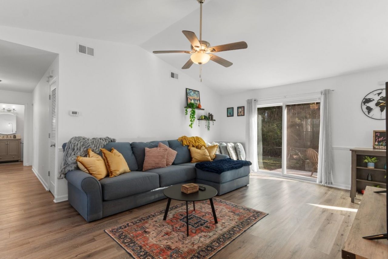 2634 Temperance Dr.  Photo 10