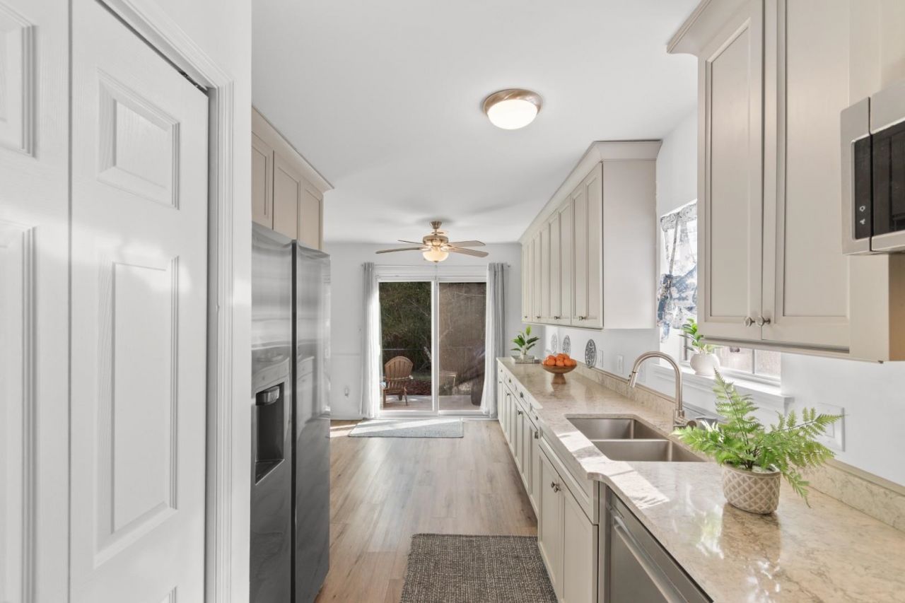 2634 Temperance Dr.  Photo 5