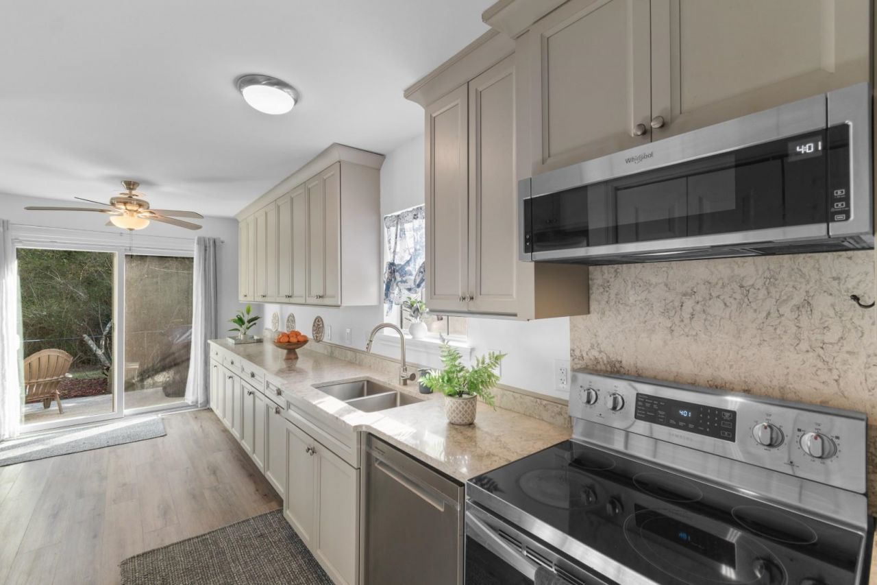 2634 Temperance Dr.  Photo 6