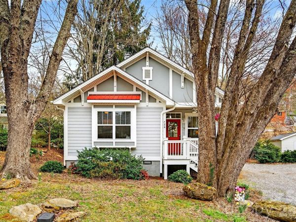 726 Rhododendron Avenue, Black Mountain, NC 28711