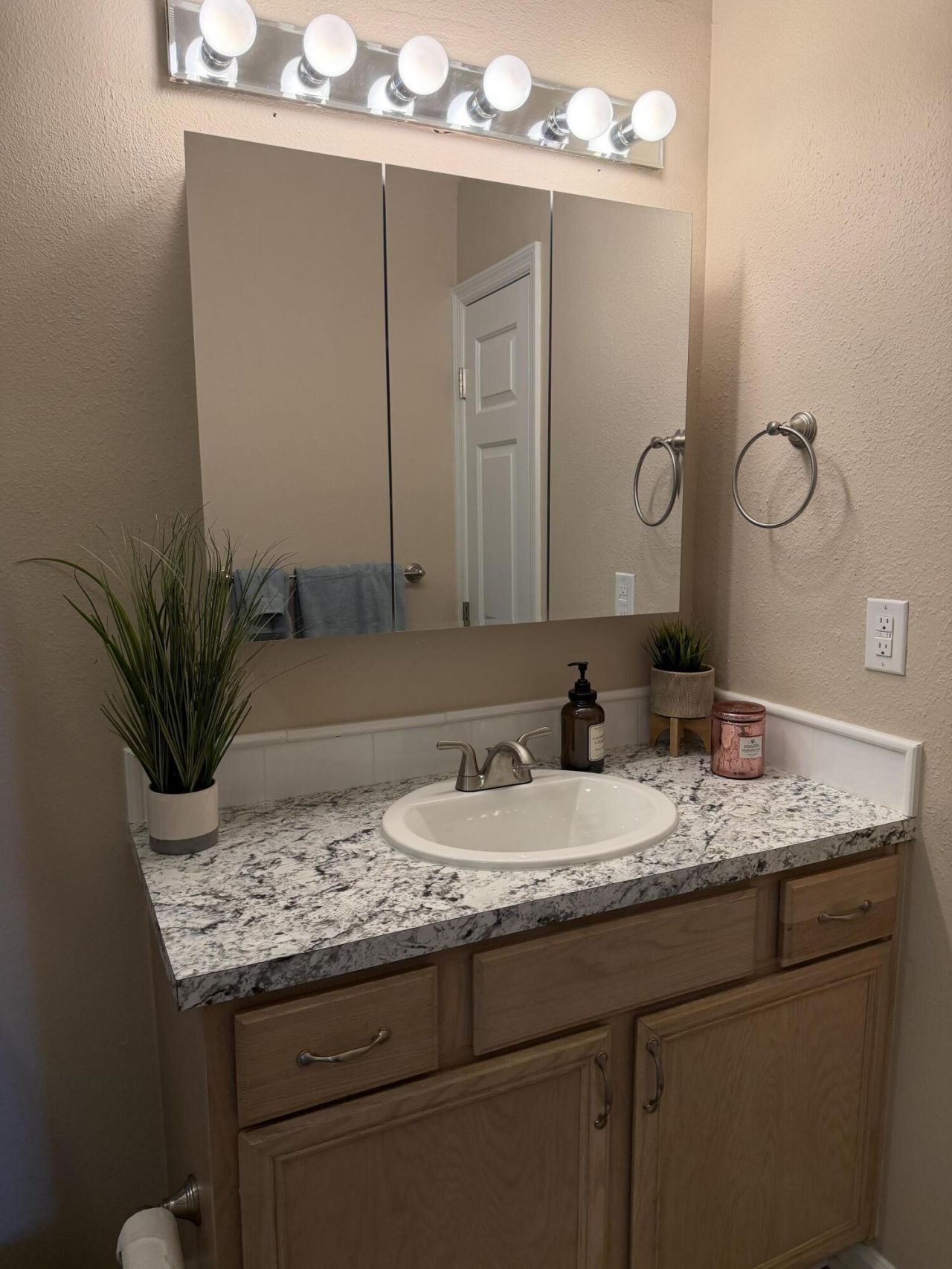 700 Daniel Ellis Drive Photo 8