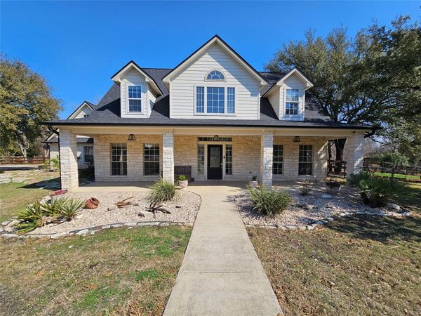 1060 Great Oaks DR, Salado, TX 76571
