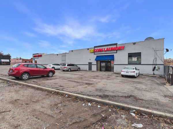 222-232 W Galena Boulevard , Aurora, IL 60506