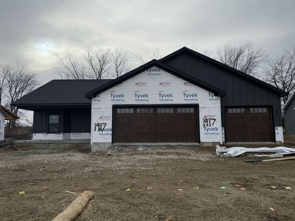 1917 S Stone Creek Boulevard , Urbana, IL 61802