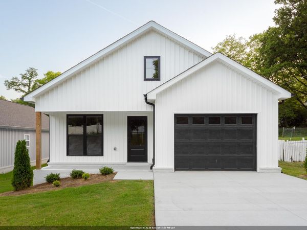 624 Trade St, Florence, AL 35630