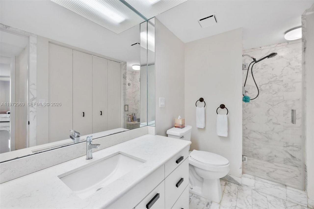 19500 Turnberry Way , Unit 5F, Aventura, FL 33180 Photo