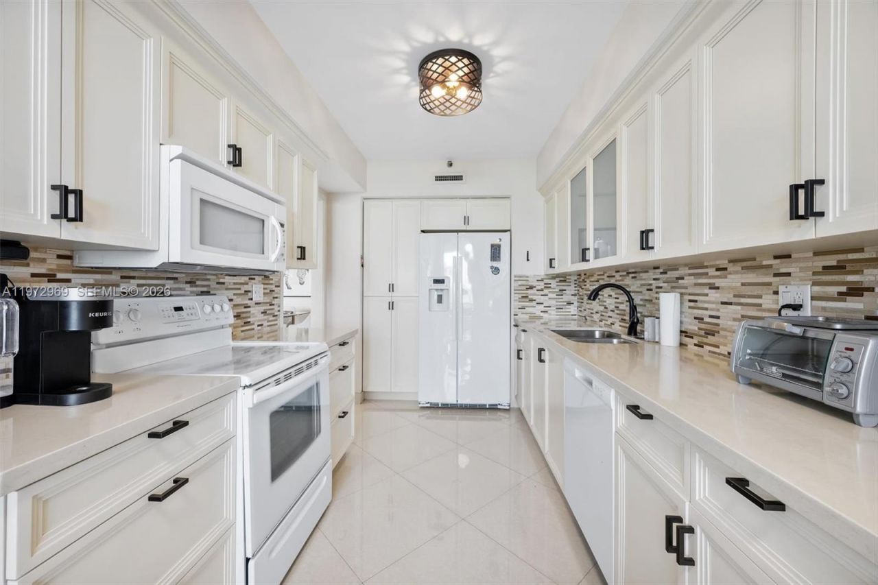 19500 Turnberry Way , Unit 5F, Aventura, FL 33180 Photo