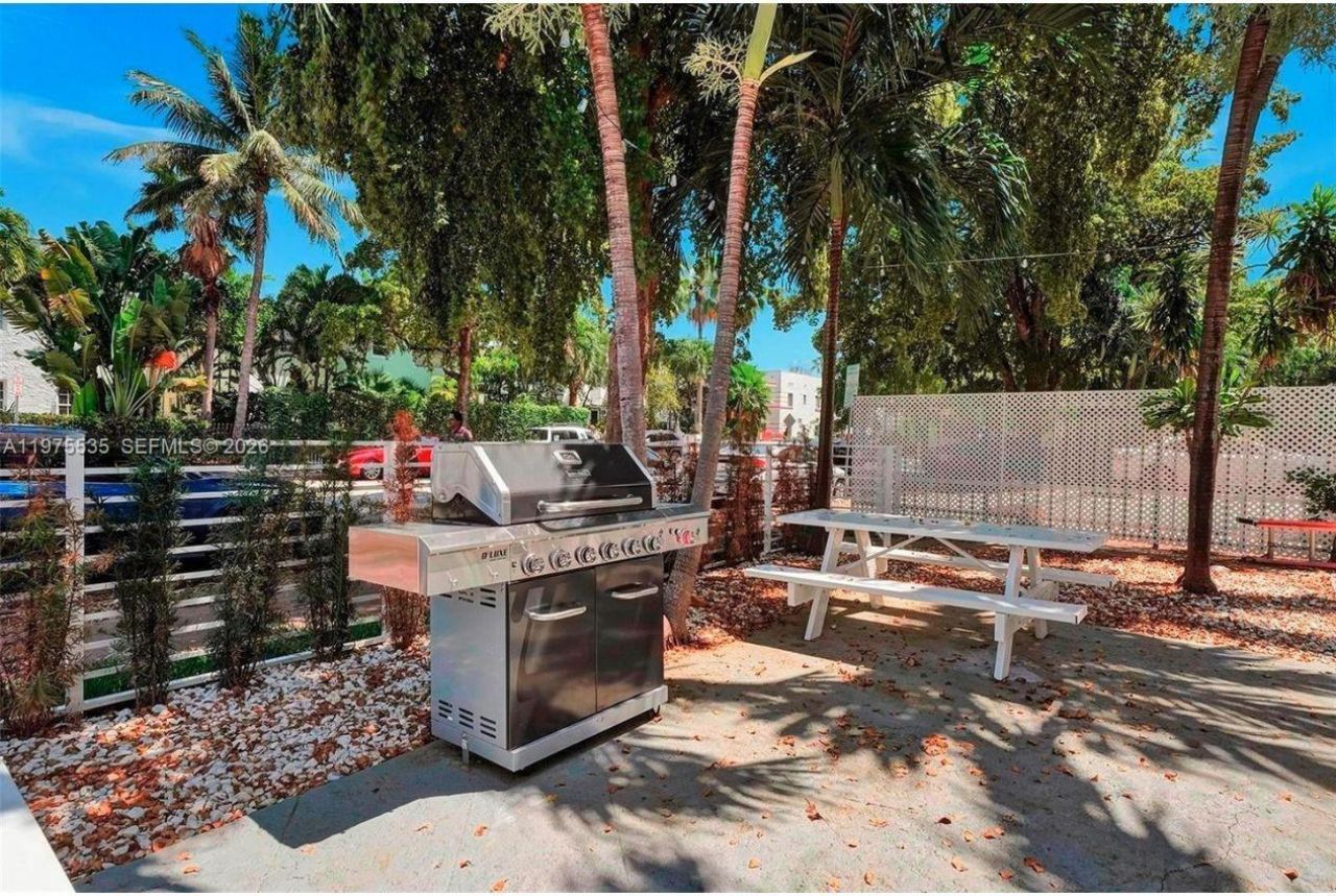 1000 7th Street, Miami Beach, FL 33139 Photo