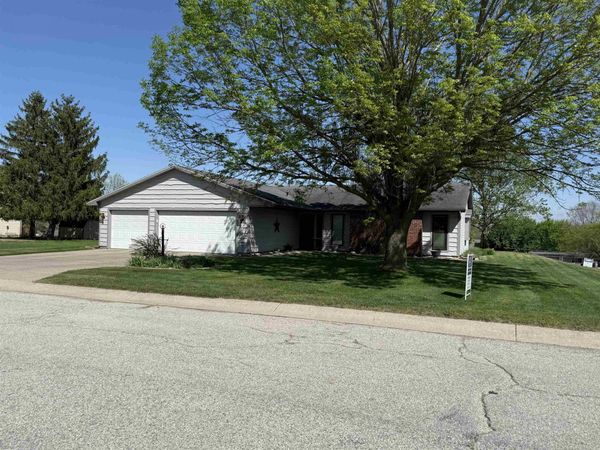 621 Nancyk Crossing, Roanoke, IN 46783