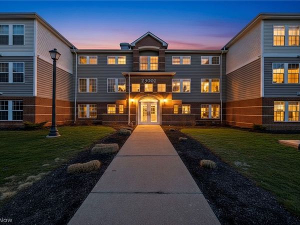 23002 Chandlers Lane , Olmsted Falls, OH 44138