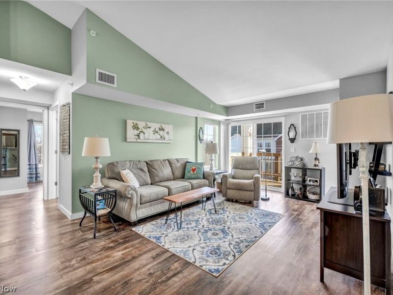 23002 Chandlers Lane, Olmsted Falls, OH 44138 Photo 15