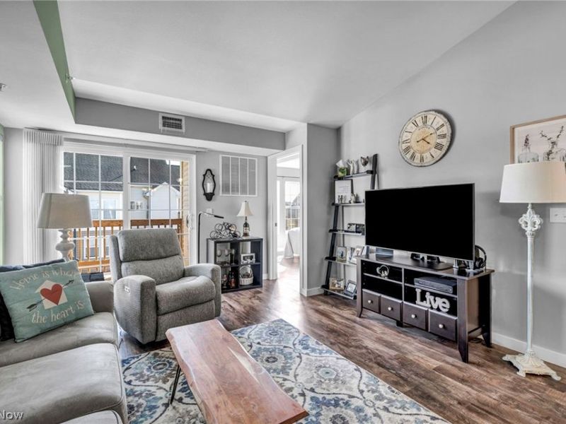 23002 Chandlers Lane, Olmsted Falls, OH 44138 Photo 17