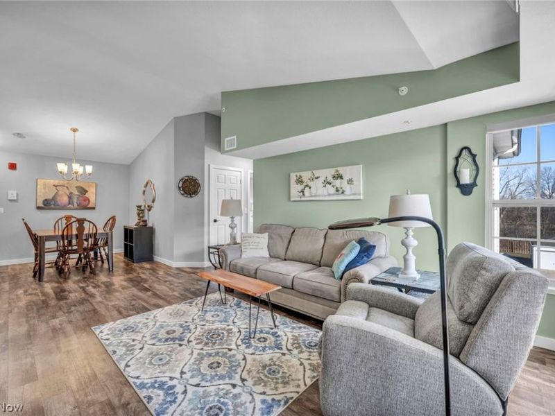 23002 Chandlers Lane, Olmsted Falls, OH 44138 Photo 18