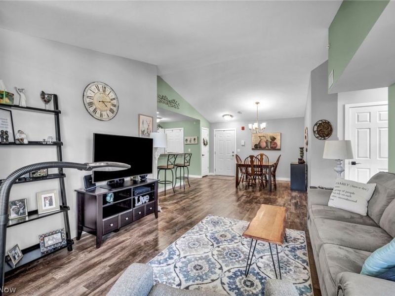 23002 Chandlers Lane, Olmsted Falls, OH 44138 Photo 19