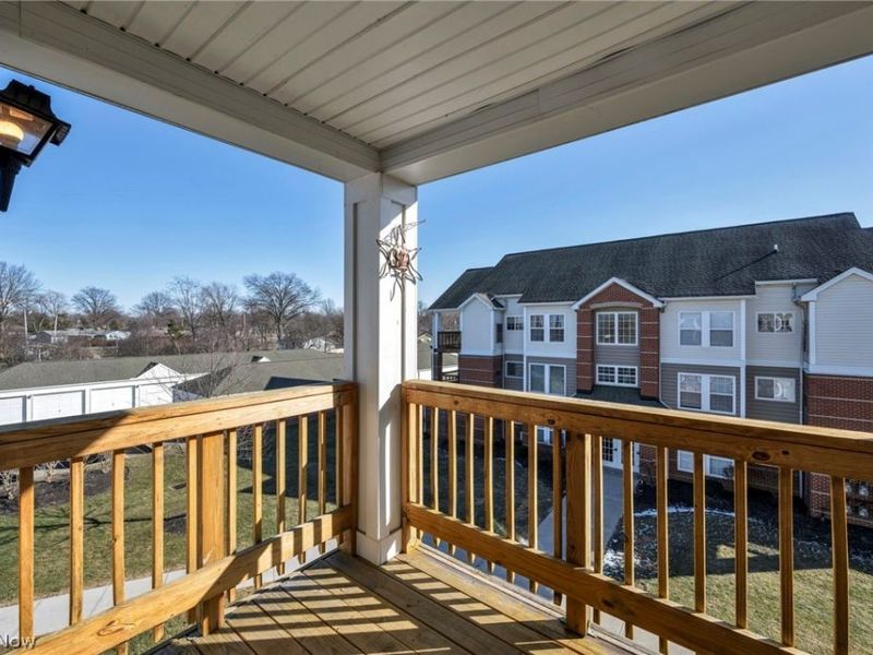 23002 Chandlers Lane, Olmsted Falls, OH 44138 Photo 29