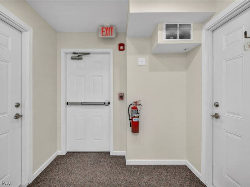 23002 Chandlers Lane, Olmsted Falls, OH 44138 Photo 31