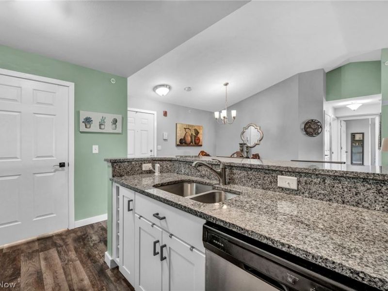 23002 Chandlers Lane, Olmsted Falls, OH 44138 Photo 9