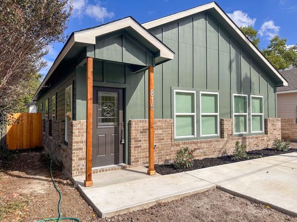 815 5th ST, Lockhart, TX 78644