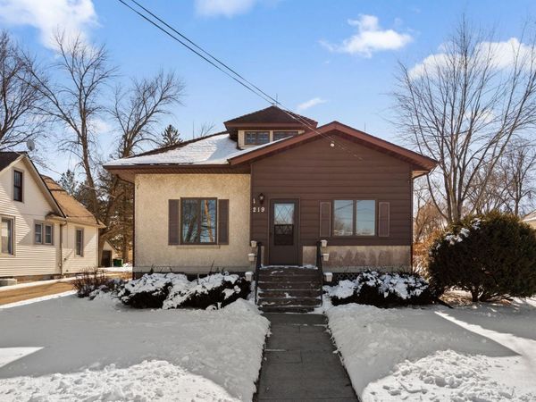 219 Park Place W, Norwood Young America, MN 55368