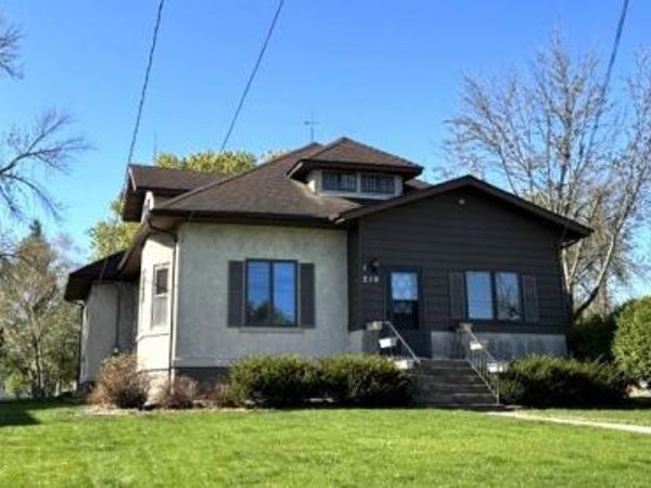219 Park Place W, Norwood Young America, MN 55368