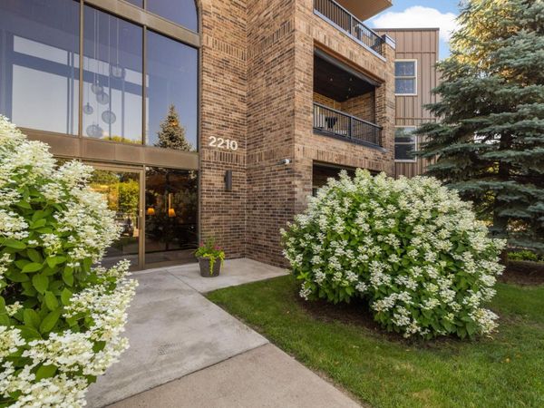 2210 Midland Grove Road, Unit 306, Roseville, MN 55113